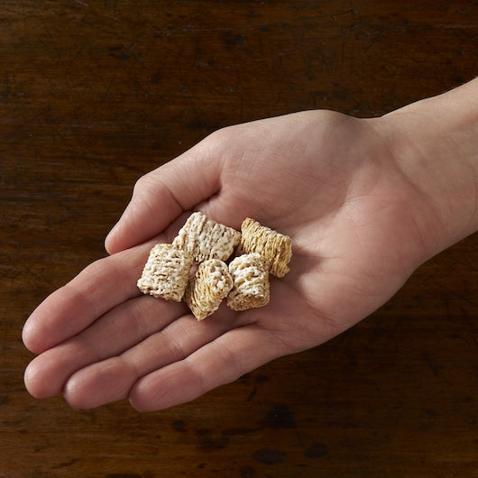 Kellogg Frosted Mini Wheats Bite Size Cereal 1 Ounce Size - 96 Per Case.