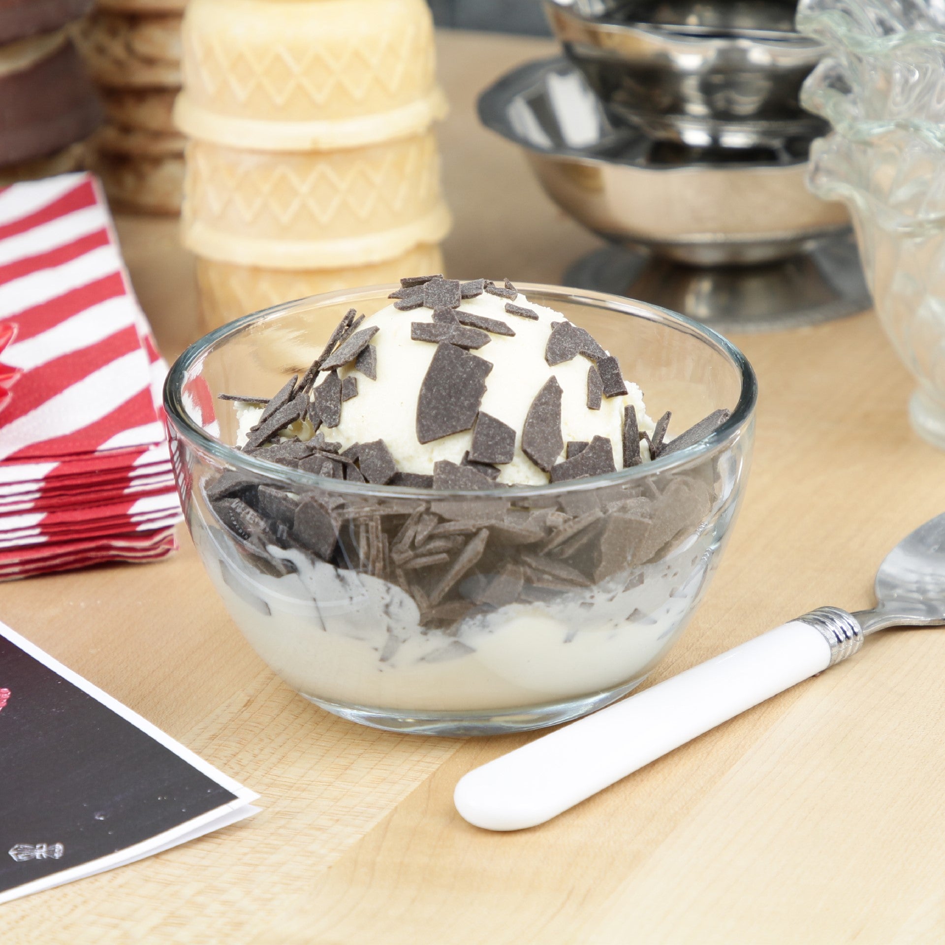 T R Toppers Chocolate Flakes 4 Pound Each - 2 Per Case.