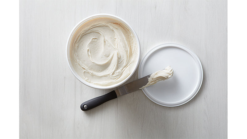 Gold Medal™ Ready To Spread Icing Vanillacreme 11 Pound Each - 2 Per Case.