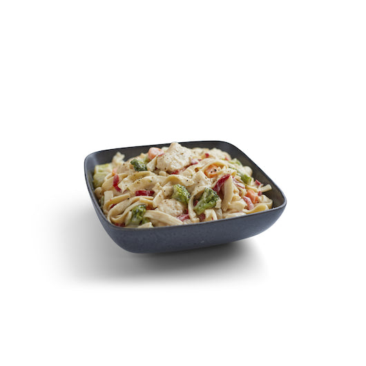 Stouffer's Whole Grain Vegetable & Chicken Fettuccine 73 Ounce Size - 4 Per Case.
