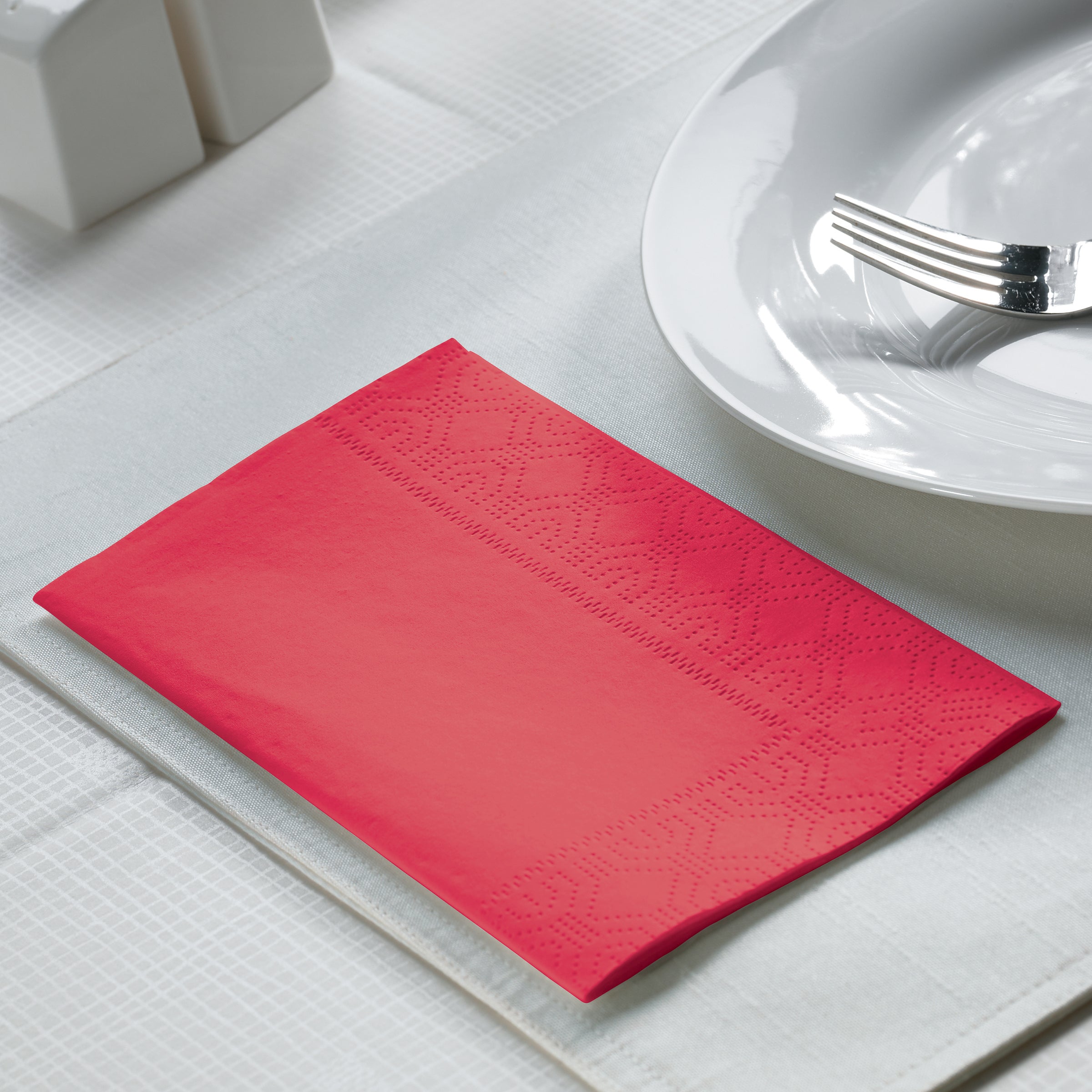 Napkin Dinner Red Ply Fold Paper 125 Each - 8 Per Case.