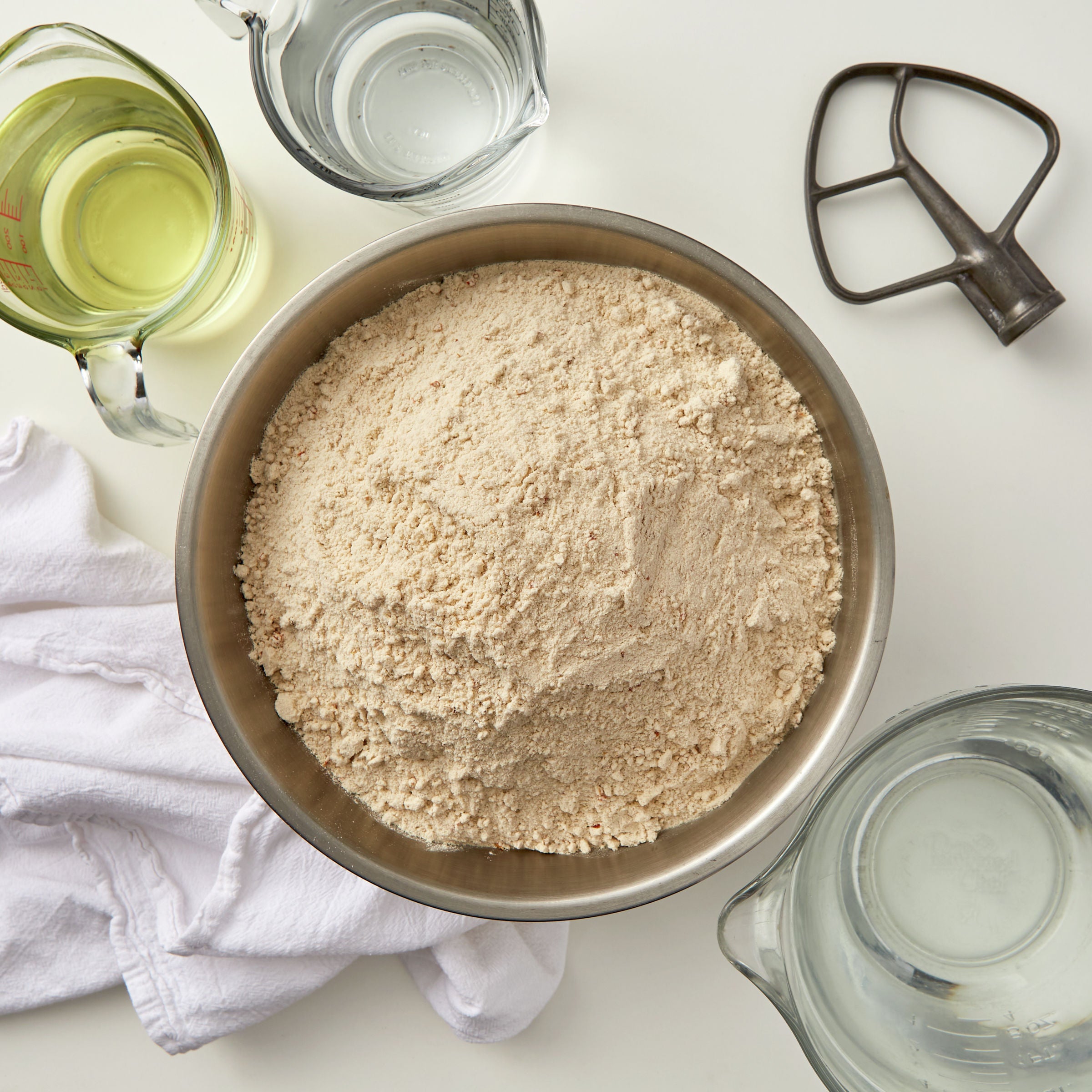 Pillsbury™ Bakers' Plus™ Cake Mix Carrot 25 Pound Each - 1 Per Case.