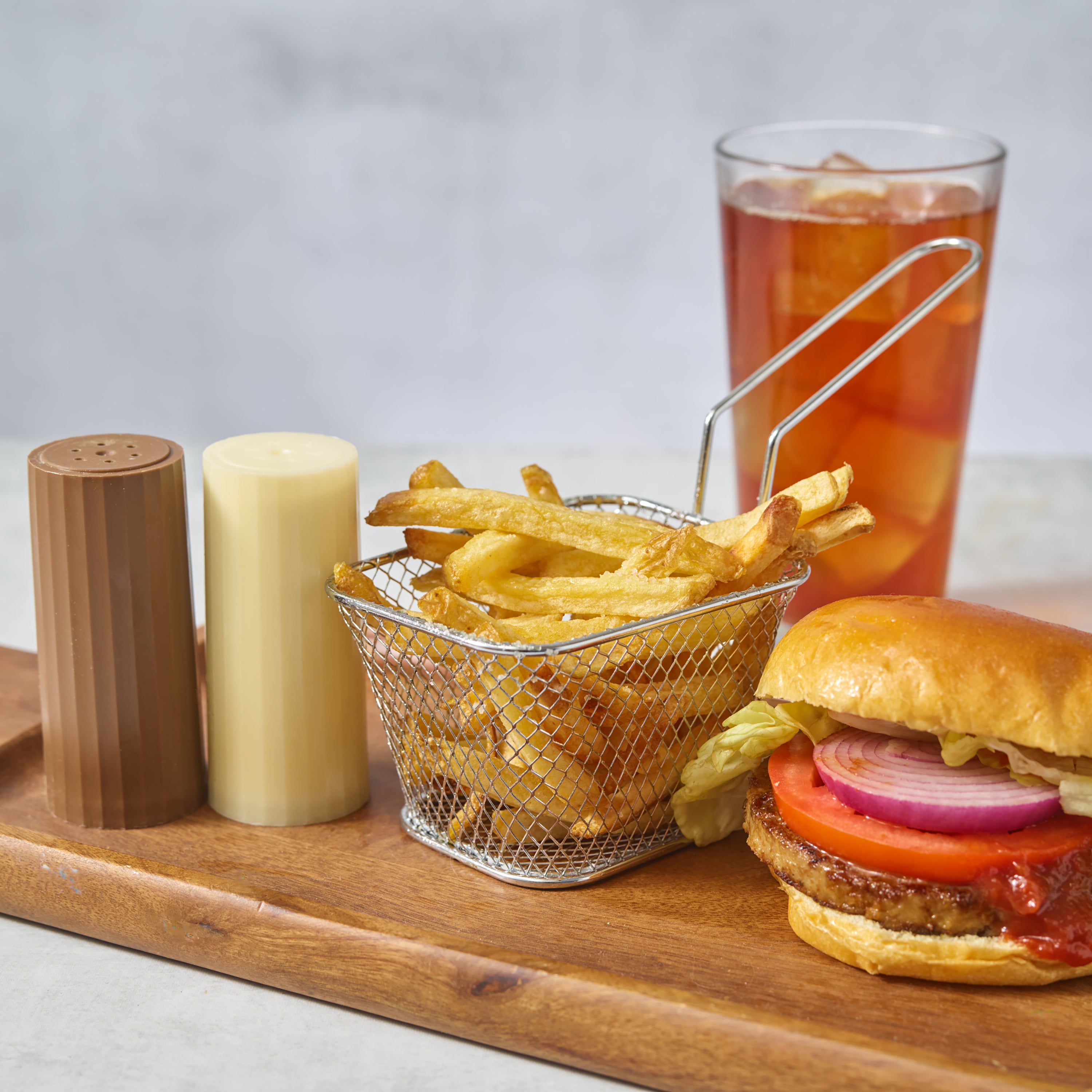 N'joy Salt Shaker Disposable 4 Ounce Size - 48 Per Case.