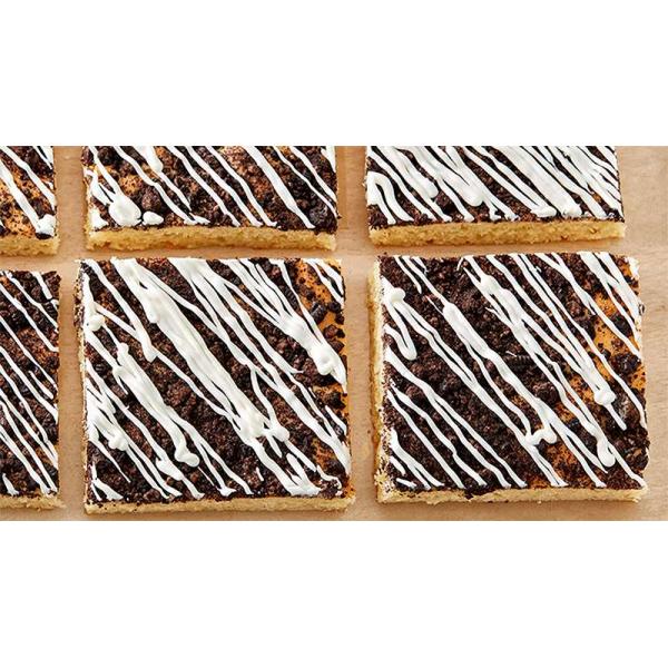 Gold Medal™ Ready To Spread Icing Vanillacreme 11 Pound Each - 2 Per Case.