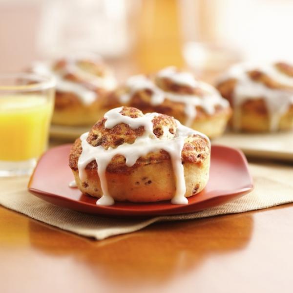 Pillsbury Cinnamon Roll 12.4 Ounce Size - 12 Per Case.