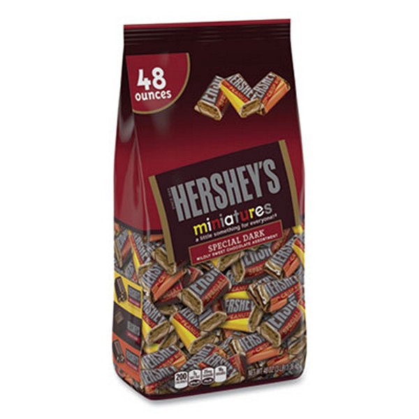 Miniatures Variety Share Pack, Dark Assortment, 48 oz Bag