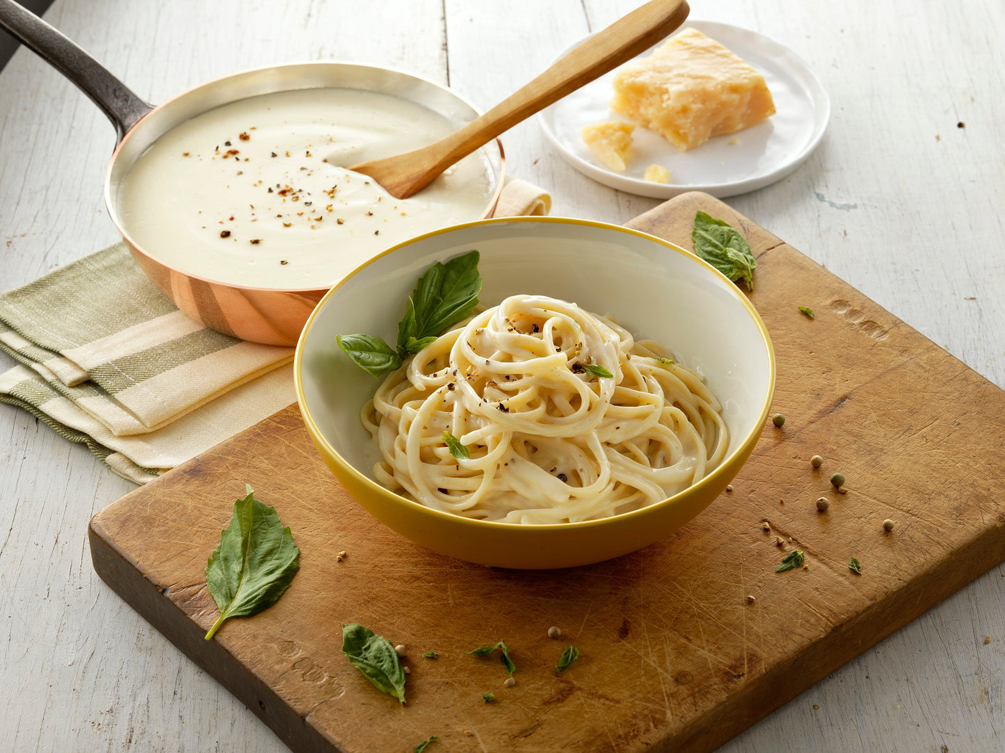 Spoon & Fork Alfredo Sauce 4 Pound Each - 4 Per Case.