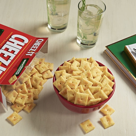 Kellogg's Cheez It Crackers White Cheddar 4.5 Ounce Size - 12 Per Case.