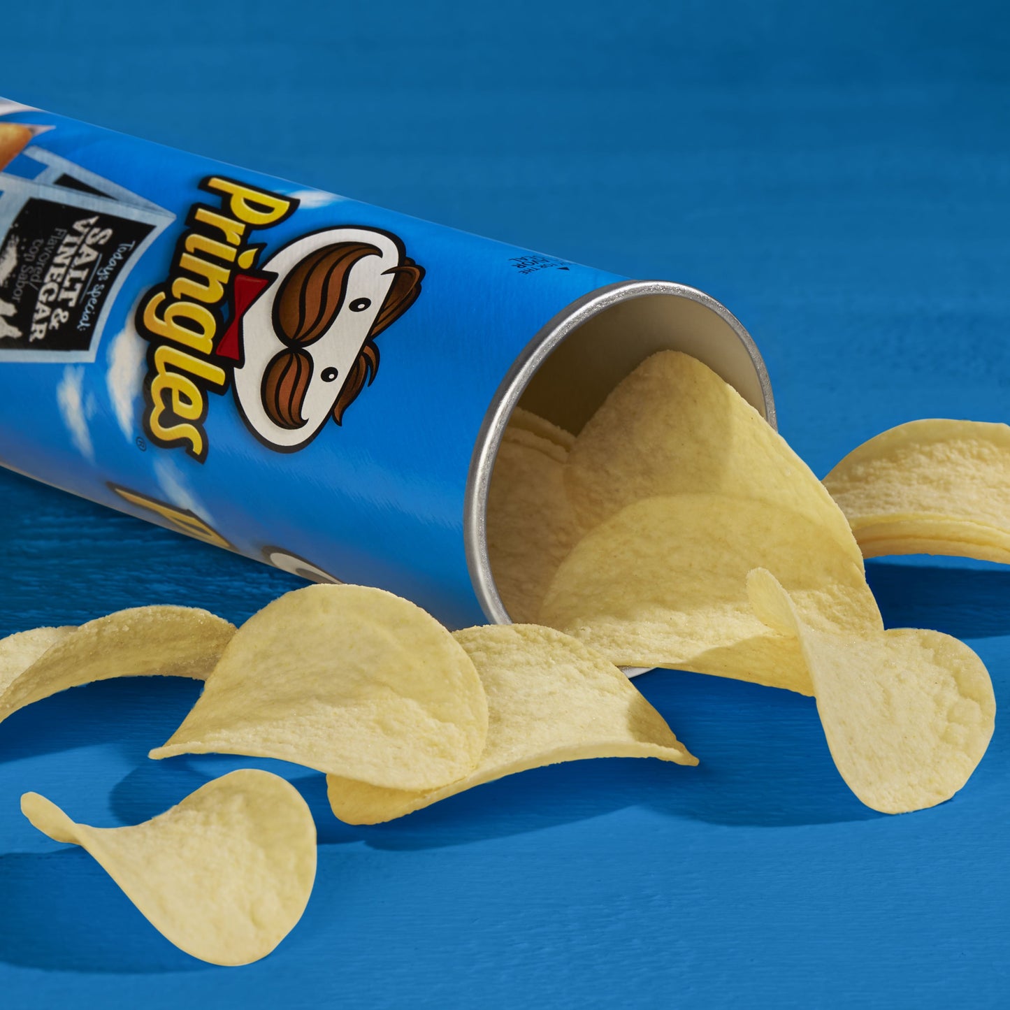 Pringles Crisps Salt & Vinegar5.5 Ounce Size - 14 Per Case.