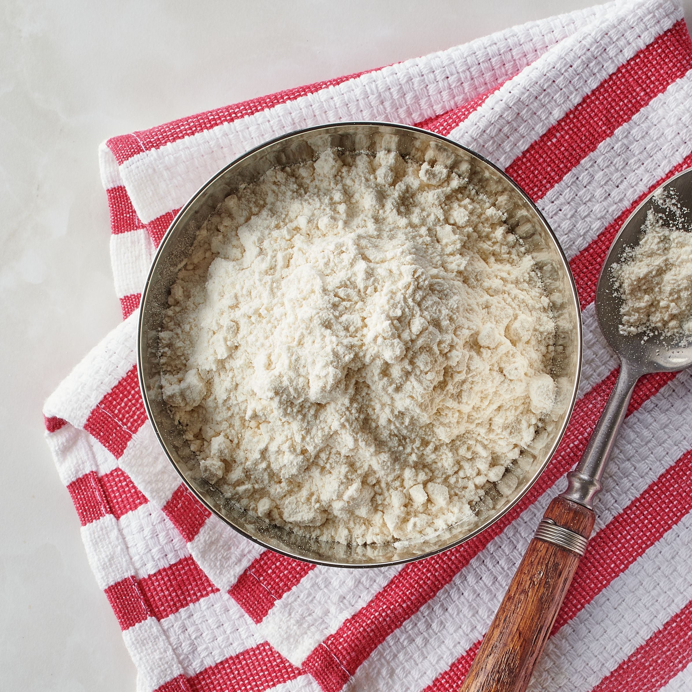 Gold Medal™ All Trumps™ Bakers Flour High Gluten Enriched Bromated Unbleached 50 Pound Each - 1 Per Case.