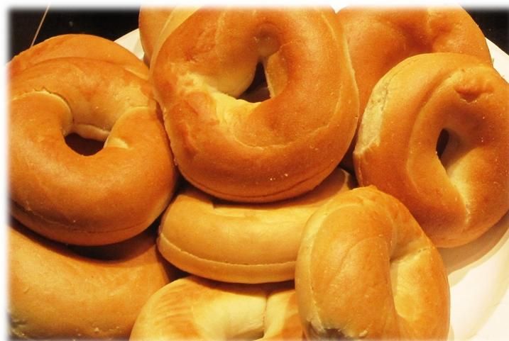 Bagel Mini Plain Thaw & Serve Sliced 1 Ounce Size - 168 Per Case.