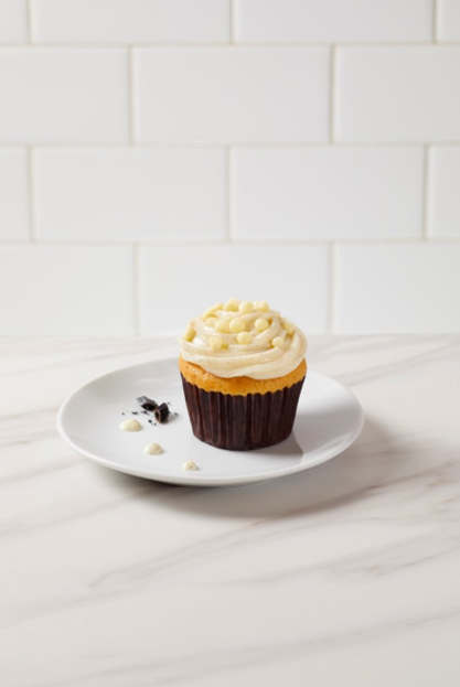 Vanilla Bean Medium Cupcake 11.3 Ounce Size - 8 Per Case.