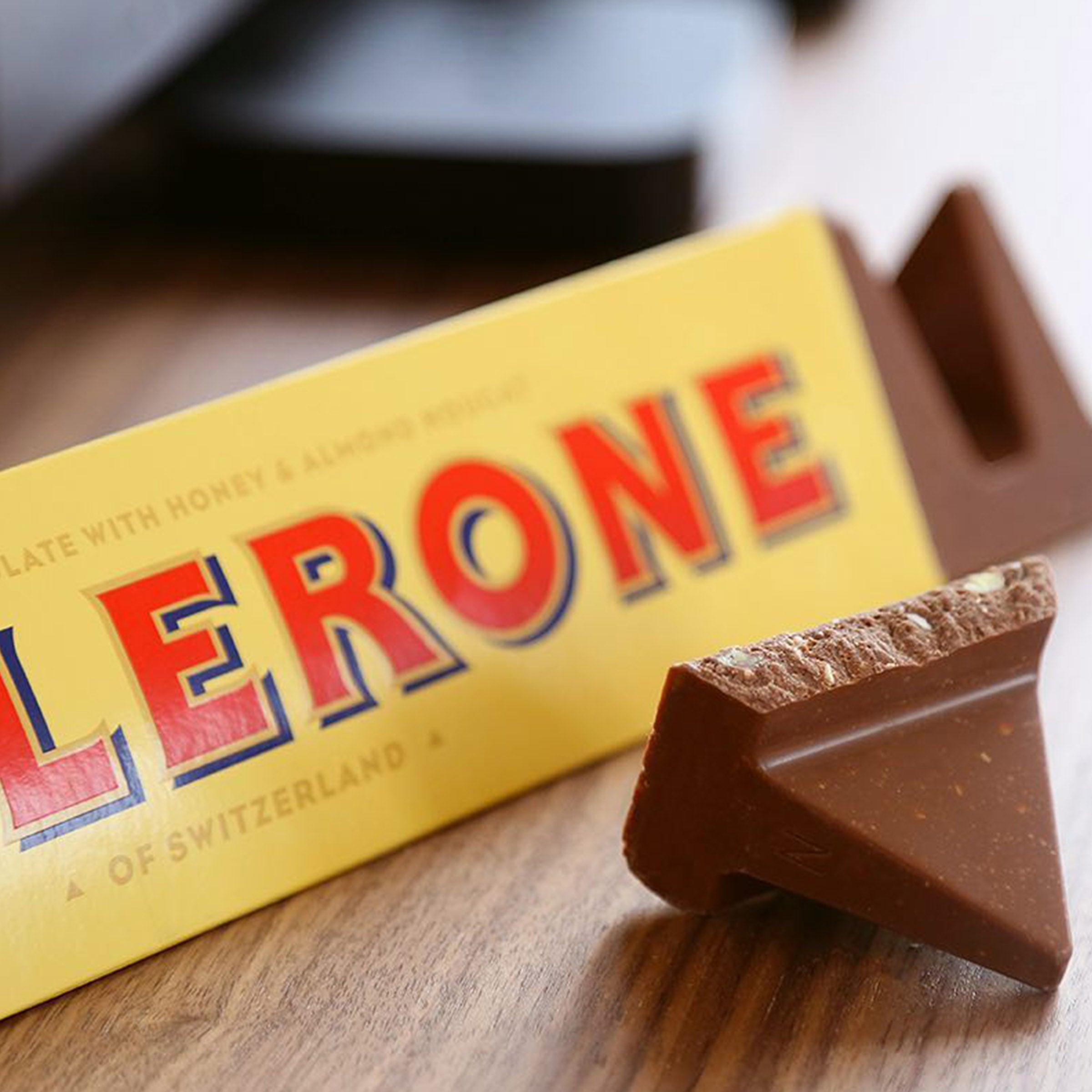 Toblerone Chocolate Bar Milk Chocolate Z 3.52 Ounce Size - 80 Per Case.