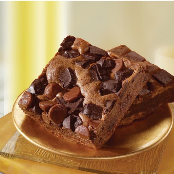 Brownie Fabulous Chocolate Chunk Unsliced Tray Frozen 2.8 Pound Each - 4 Per Case.