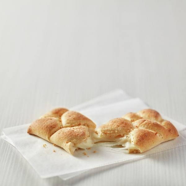 Pillsbury™ Individually Wrapped Cheesy Pull Aparts Italian Cheeses & Garlic 3.88 Ounce Size - 72 Per Case.